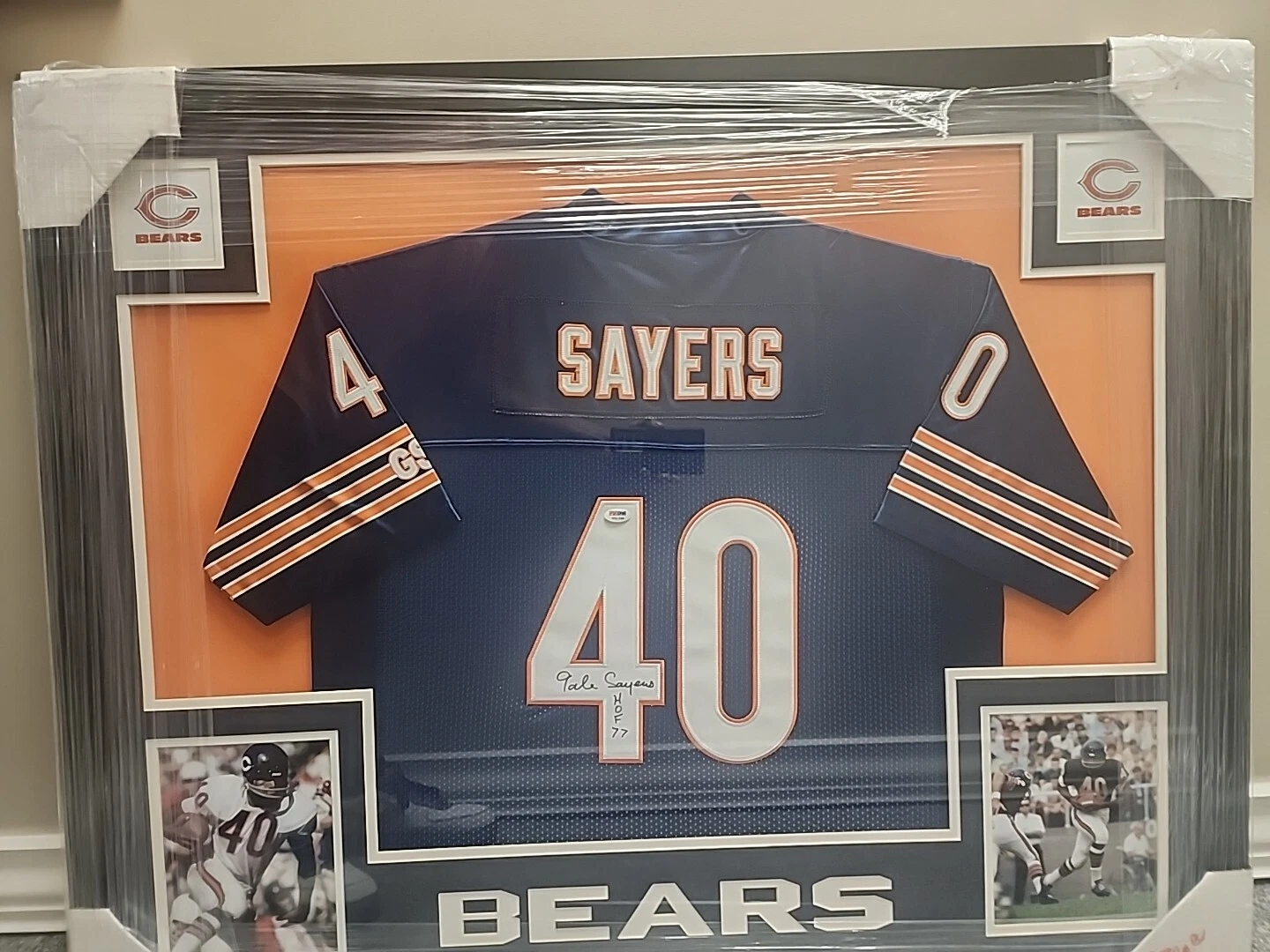 GALE SAYERS CHICAGO BEARS 43x35 NICELY FRAMED SIGNED JERSEY PSA/DNA
