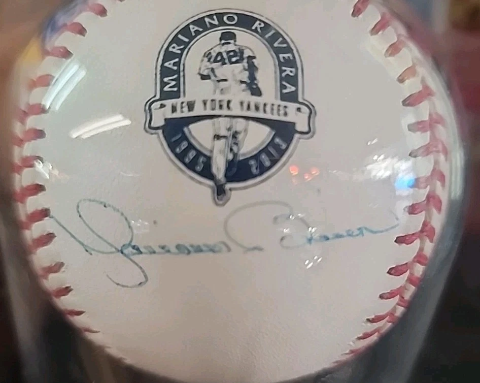 Mariano Rivera Signed Rawlings OMLB Baseball Encapsulated WWA + JSA COA Gem Mint - Image 2