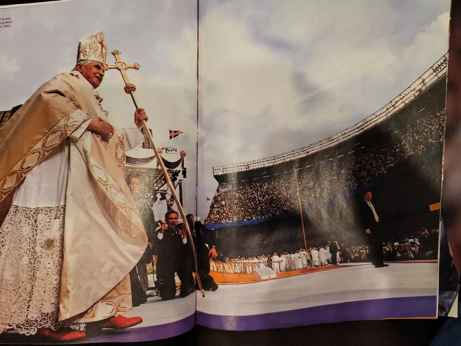 DAILY NEWS Stadium Magazine MUHAMMAD ALI vs KEN NORTON Bronx Tales Blood & Glory - Image 3