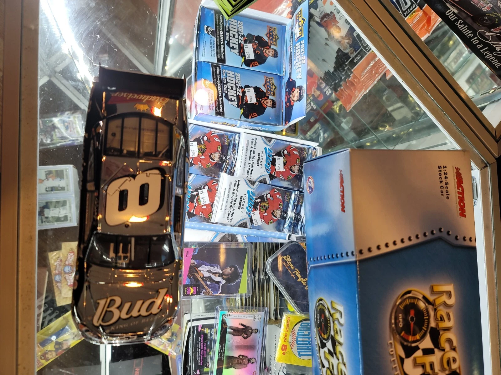 Race Fans 1:24 Dale Earnhardt Jr #8 Budweiser/3 Days Of Dale 2006 Monte Carlo SS - Image 5