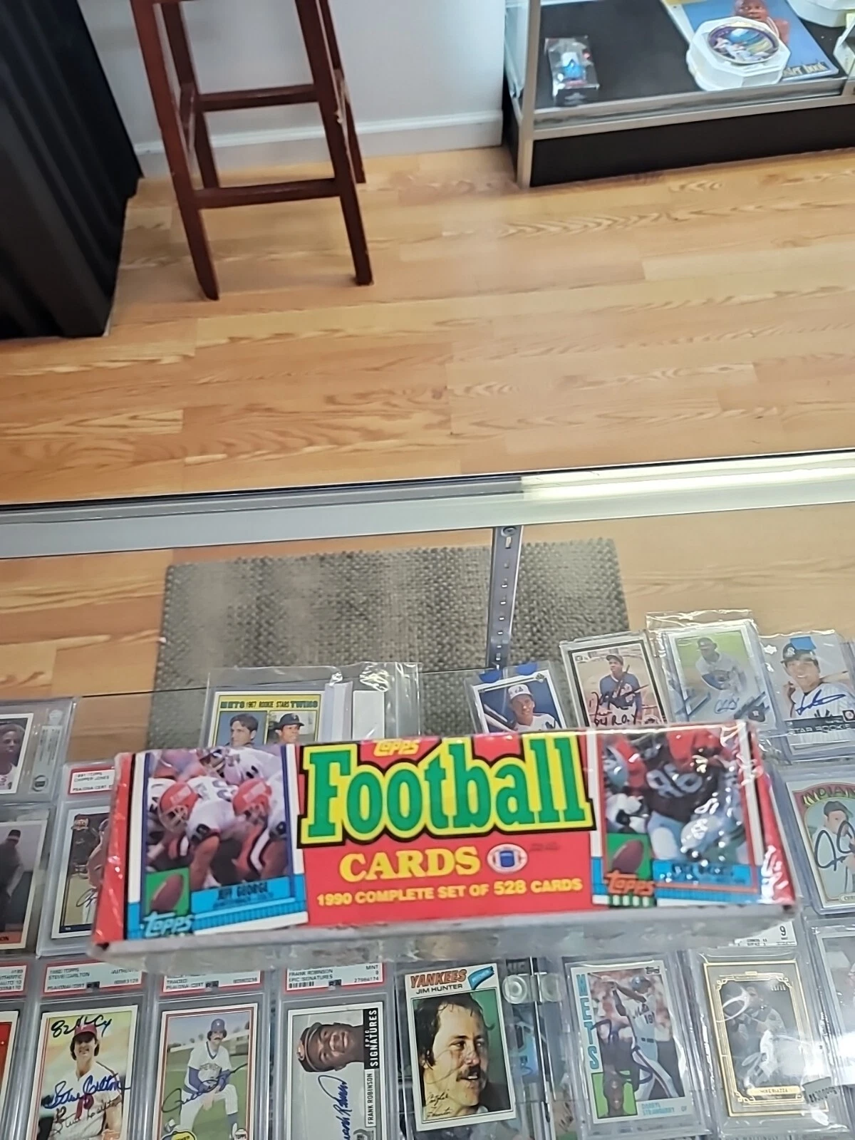 TOPPS 1990 FOOTBALL CARDS SET OF 528 Sealed Box - Image 2