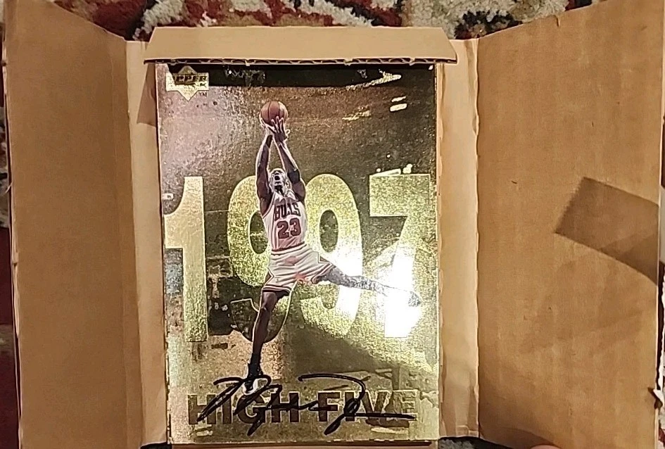 1998 Upper Deck Gatorade Michael Jordan Complete 12 Gold Card Set Mailer Mint. - Image 4
