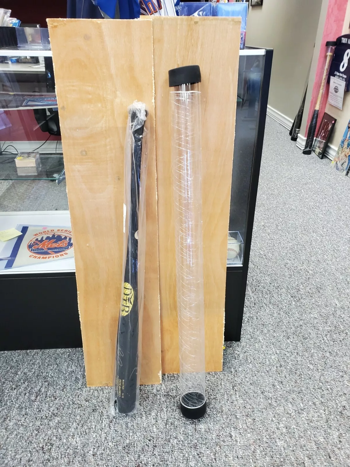 Pete Alonso Game issued Signed Bat. Fanatics COA - Image 4