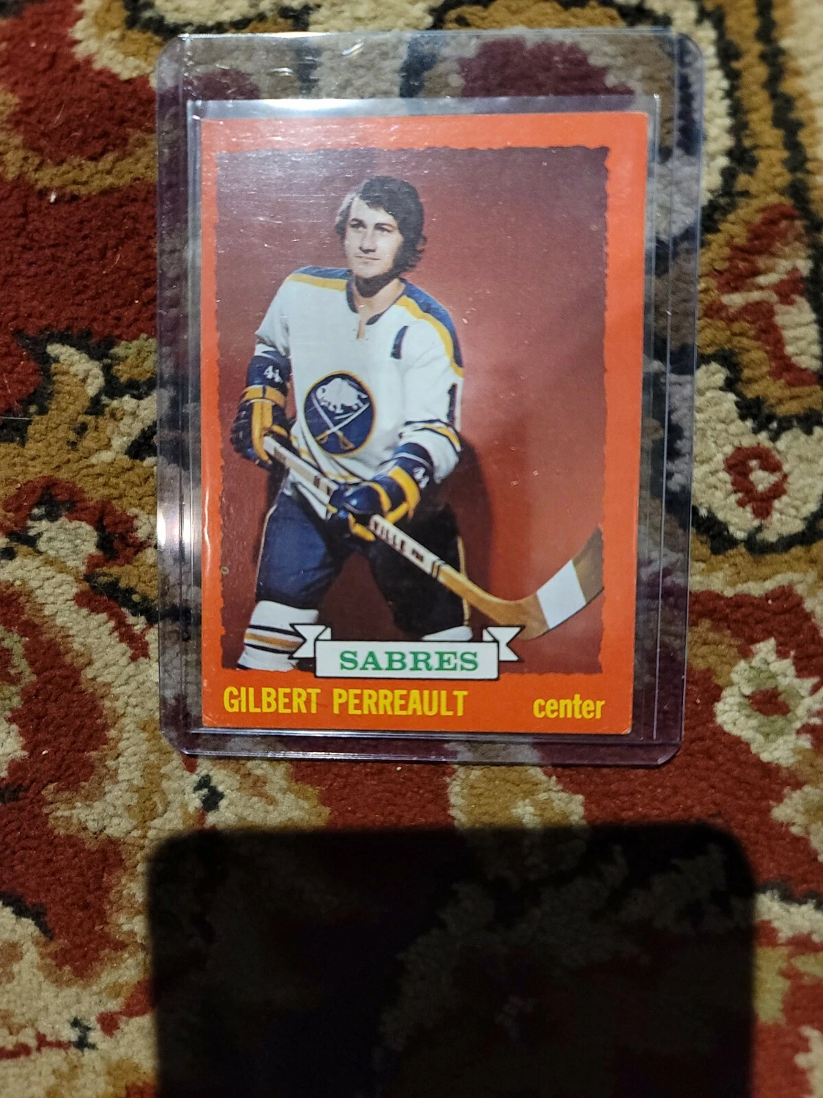 1973-74 Topps #Gilbert Perresult EX/EX+ Buffalo Sabres mint.