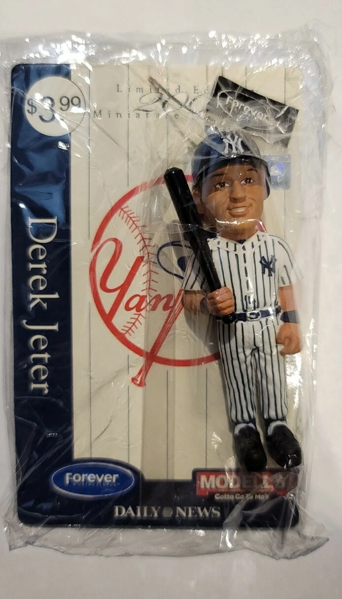 2004 Derek Jeter Forever Collectibles x Modell's Limited Edition Ornament - NEW! - Image 3