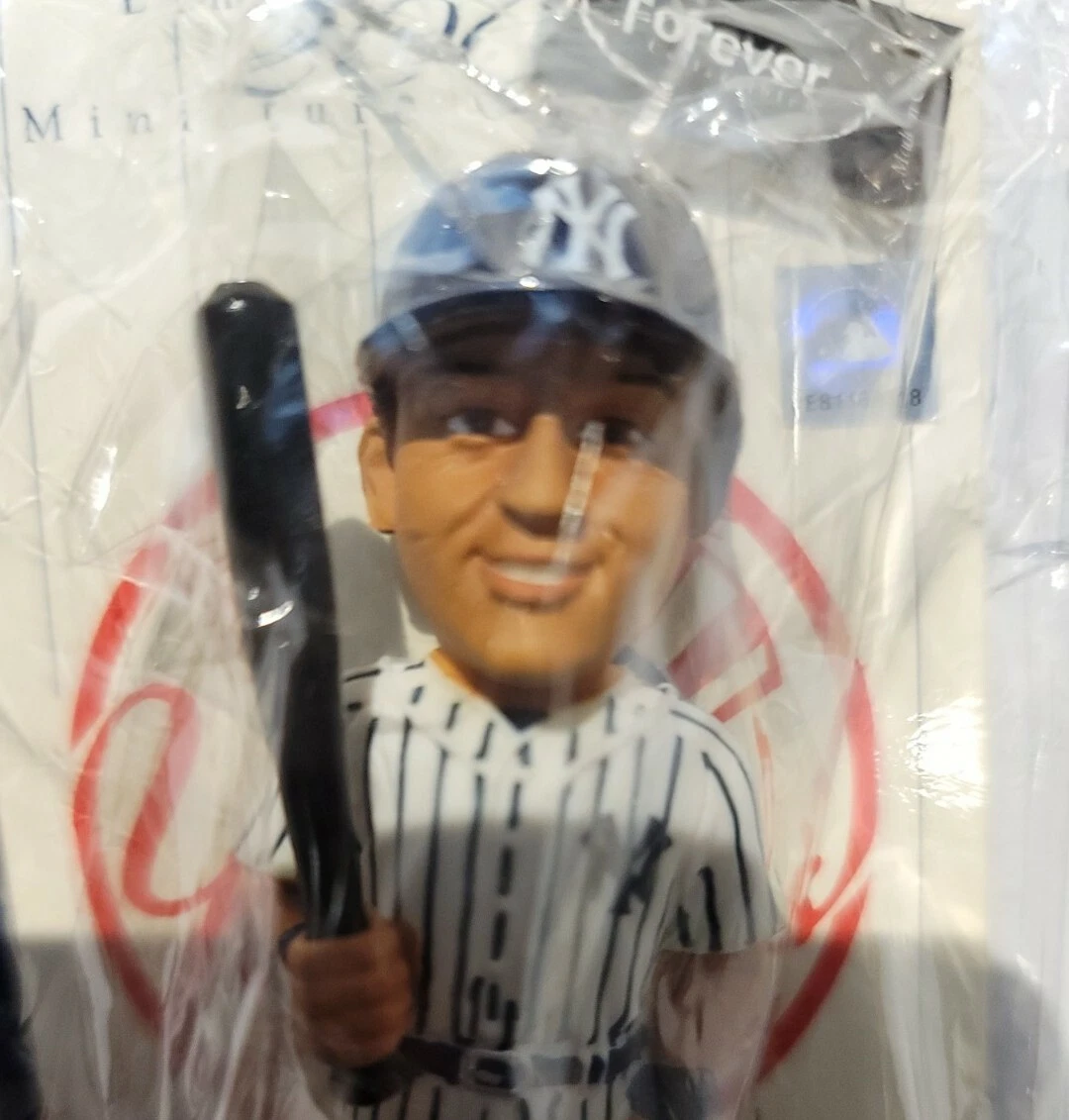2004 Derek Jeter Forever Collectibles x Modell's Limited Edition Ornament - NEW! - Image 4